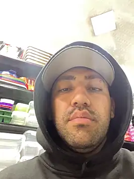 JuanZapata33 online show from February 2, 9:36 pm