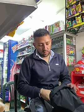 JuanZapata33 online show from March 25, 9:46 pm