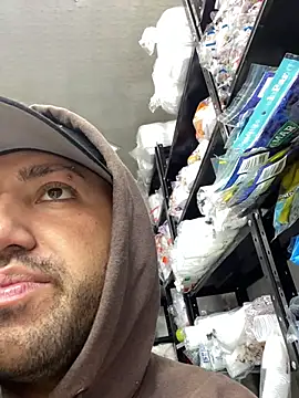 JuanZapata33 online show from February 5, 10:16 pm