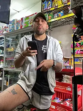 JuanZapata33 online show from April 7, 8:54 pm