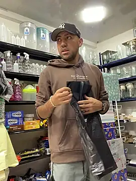 JuanZapata33 online show from February 14, 9:26 pm