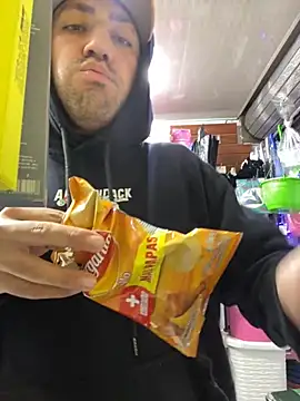 Snapshot of JuanZapata33 chatting on November 19, 9:59 pm JuanZapata33 online show from November 19, 9:59 pm