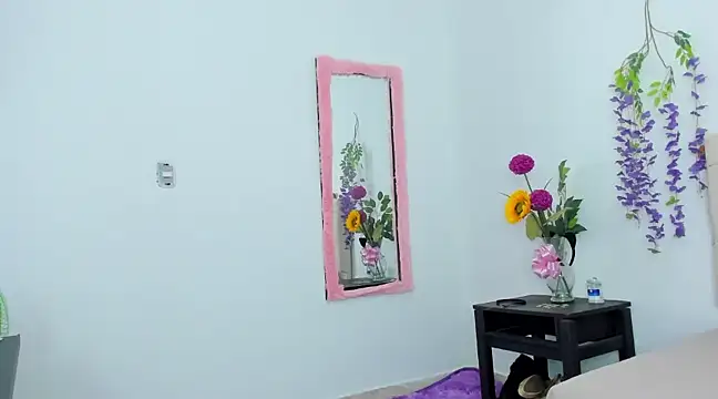 Snapshot of _Melany1 chatting on March 4, 10:27 pm Melany1 online show from March 4, 10:27 pm