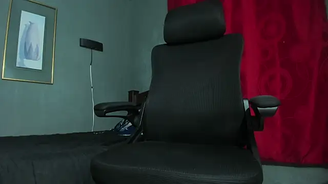 Travistanner 28 online show from February 21, 10:50 am