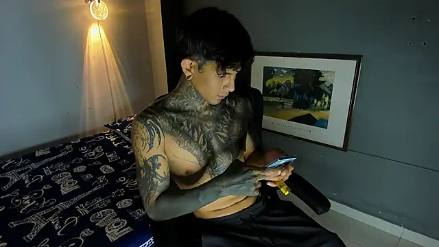 Travistanner 28 online show from December 23, 4:45 am