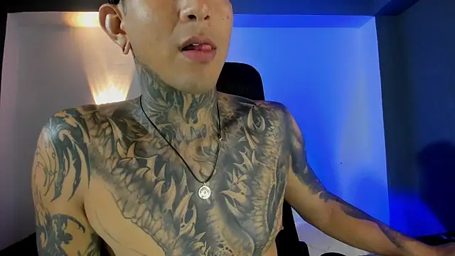 Travistanner 28 online show from December 4, 8:19 pm