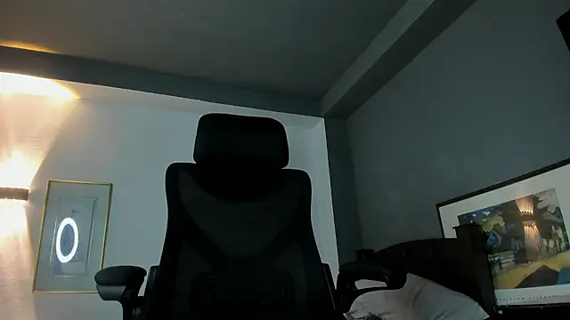 Travistanner 28 online show from January 9, 3:13 am