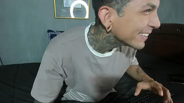 Travistanner 28 online show from February 23, 3:01 pm