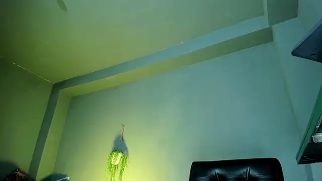 Travistanner 28 online show from September 20, 4:50 am