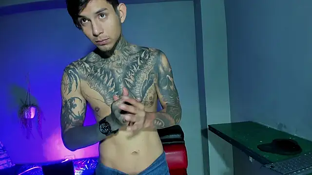 Travistanner 28 online show from September 25, 12:22 pm