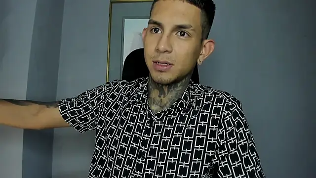 Travistanner 28 online show from February 4, 6:41 am