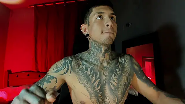 Travistanner 28 online show from March 25, 8:25 am