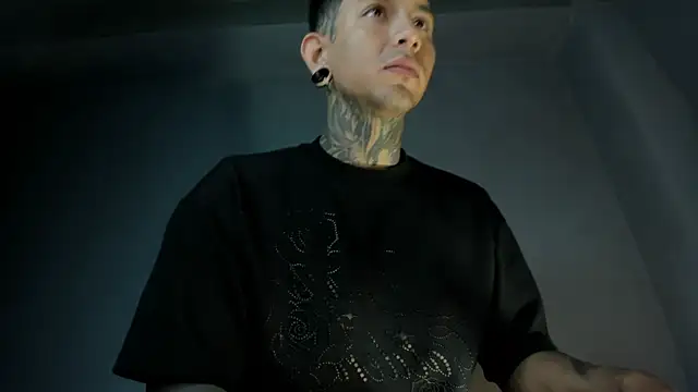 Travistanner 28 online show from April 22, 10:00 am