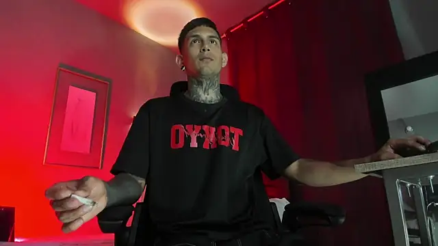 Travistanner 28 online show from March 19, 12:21 am