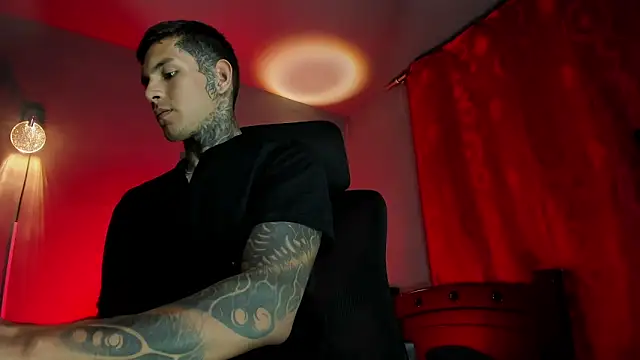 Travistanner 28 online show from March 13, 12:37 am