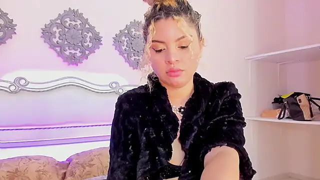 Snapshot of ScarlettDuran chatting on October 1, 8:24 pm ScarlettDuran online show from October 1, 8:24 pm