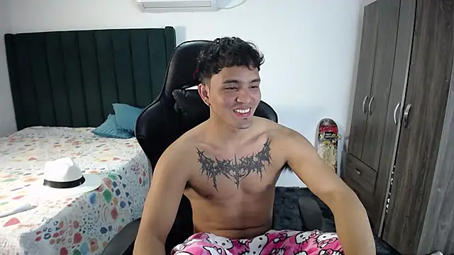 Snapshot of man_dur07 chatting on February 23, 10:09 pm man dur07 online show from February 23, 10:09 pm