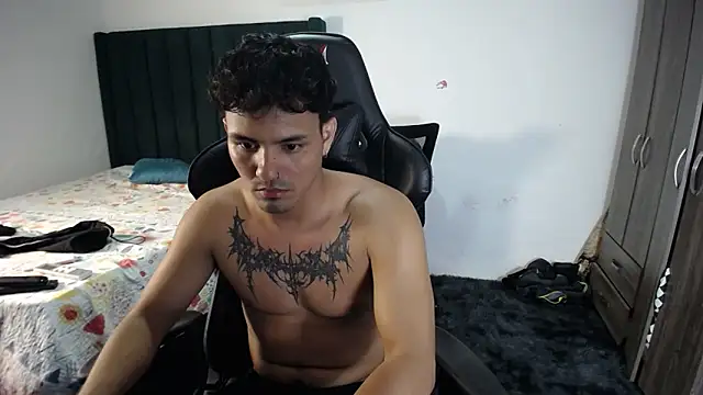 Snapshot of man_dur07 chatting on March 12, 11:44 pm man dur07 online show from March 12, 11:44 pm