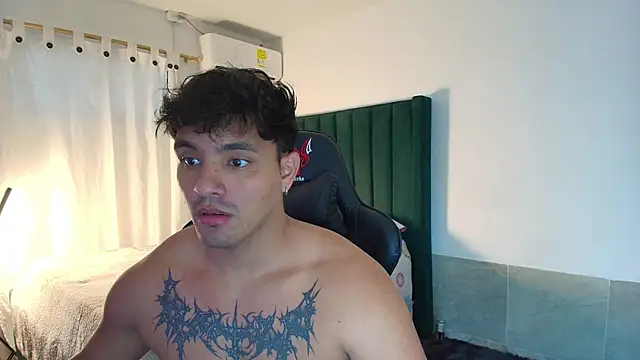 Snapshot of man_dur07 chatting on November 22, 8:51 pm man dur07 online show from November 22, 8:51 pm