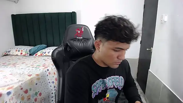 Snapshot of man_dur07 chatting on September 8, 9:58 pm man dur07 online show from September 8, 9:58 pm