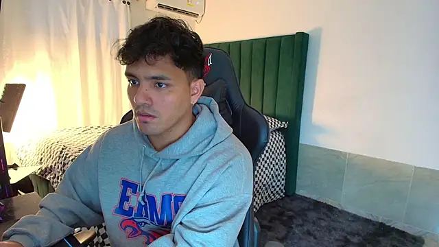 man dur07 online show from December 22, 9:04 pm