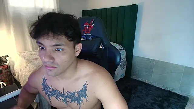 Snapshot of man_dur07 chatting on May 13, 7:54 pm man dur07 online show from May 13, 7:54 pm