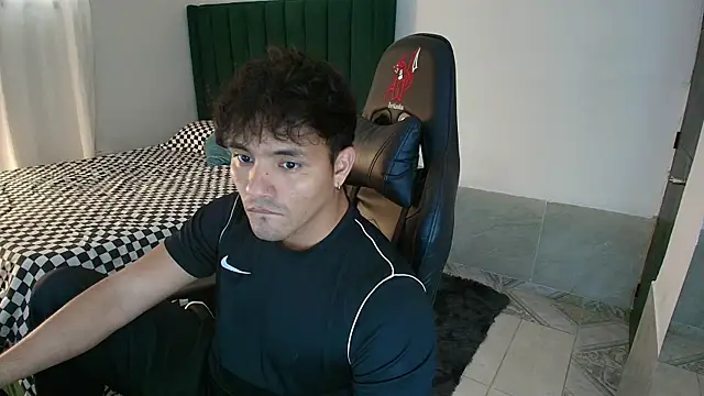 man dur07 online show from June 3, 8:24 pm