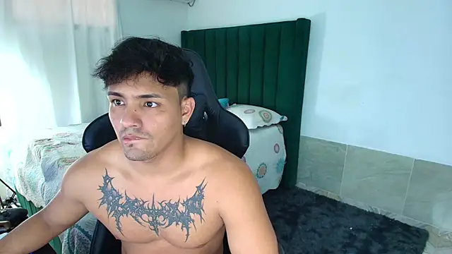 man dur07 online show from March 4, 9:44 pm