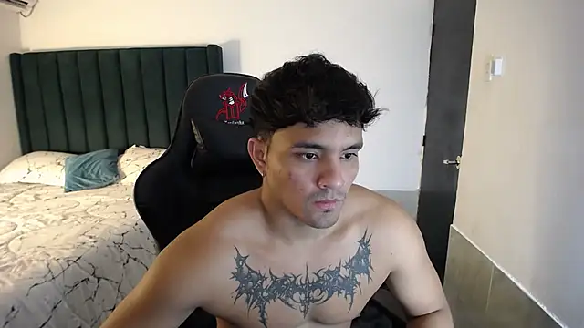 Snapshot of man_dur07 chatting on October 28, 7:57 pm man dur07 online show from October 28, 7:57 pm