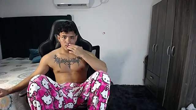 Snapshot of man_dur07 chatting on February 4, 7:33 pm man dur07 online show from February 4, 7:33 pm