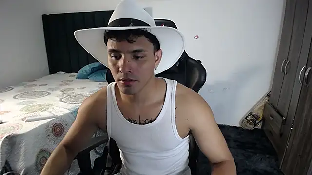 Snapshot of man_dur07 chatting on March 1, 10:53 pm man dur07 online show from March 1, 10:53 pm