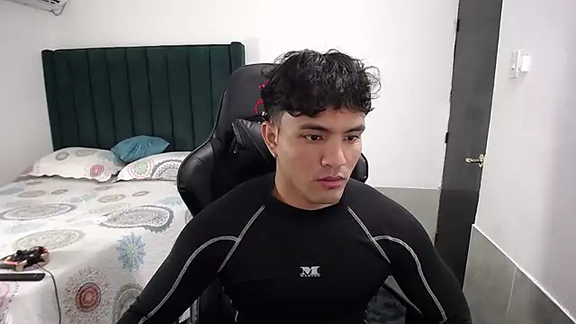 Snapshot of man_dur07 chatting on September 12, 7:35 pm man dur07 online show from September 12, 7:35 pm