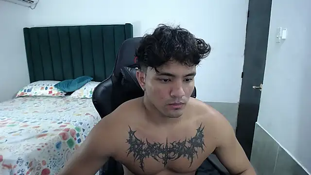 Snapshot of man_dur07 chatting on October 3, 7:15 pm man dur07 online show from October 3, 7:15 pm