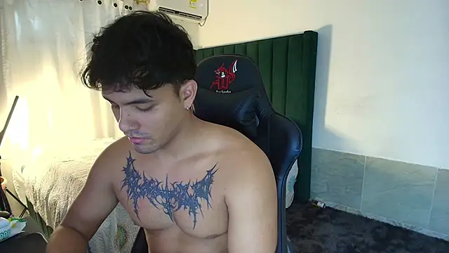 Snapshot of man_dur07 chatting on November 24, 7:58 pm man dur07 online show from November 24, 7:58 pm