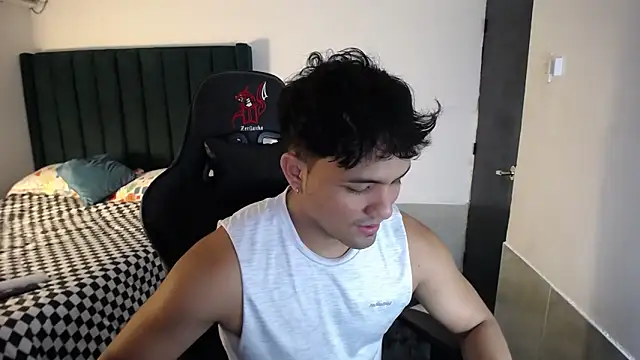 Snapshot of man_dur07 chatting on October 21, 8:30 pm man dur07 online show from October 21, 8:30 pm