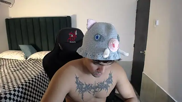 Snapshot of man_dur07 chatting on November 1, 8:36 pm man dur07 online show from November 1, 8:36 pm