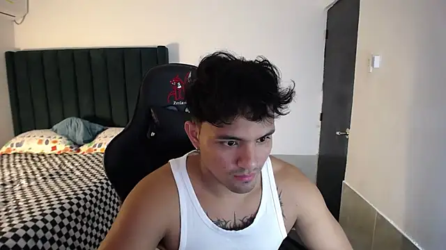 Snapshot of man_dur07 chatting on October 19, 8:22 pm man dur07 online show from October 19, 8:22 pm