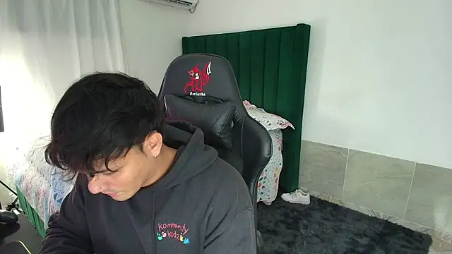 man dur07 online show from February 28, 4:56 am