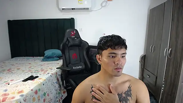 Snapshot of man_dur07 chatting on February 12, 8:29 pm man dur07 online show from February 12, 8:29 pm