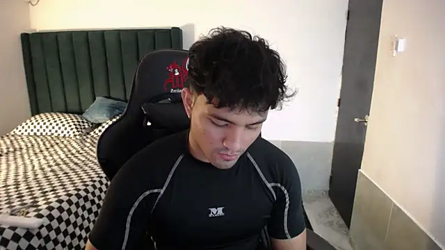 Snapshot of man_dur07 chatting on November 5, 6:33 pm man dur07 online show from November 5, 6:33 pm