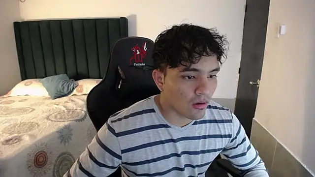 Snapshot of man_dur07 chatting on November 21, 9:36 pm man dur07 online show from November 21, 9:36 pm