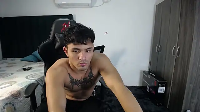 Snapshot of man_dur07 chatting on February 10, 1:03 am man dur07 online show from February 10, 1:03 am