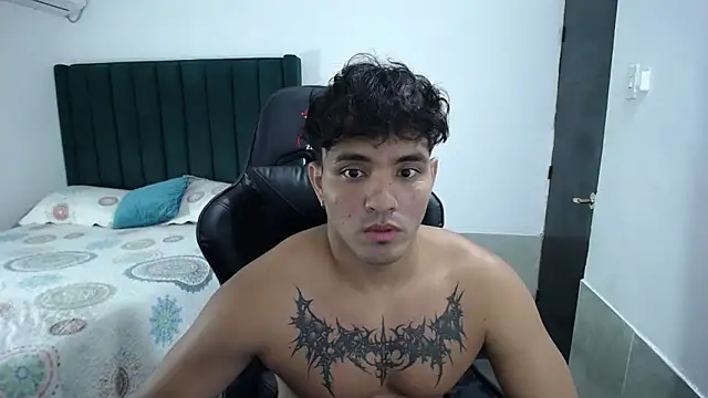 Snapshot of man_dur07 chatting on October 10, 7:47 pm man dur07 online show from October 10, 7:47 pm