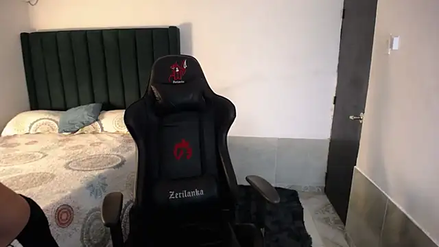 Snapshot of man_dur07 chatting on November 7, 8:02 pm man dur07 online show from November 7, 8:02 pm