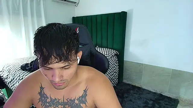 man dur07 online show from February 3, 11:32 pm