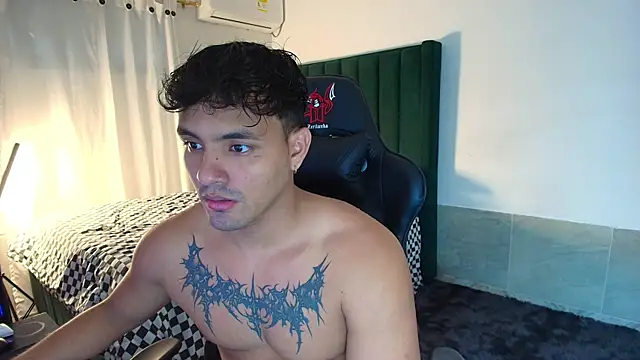 Snapshot of man_dur07 chatting on December 2, 9:05 pm man dur07 online show from December 2, 9:05 pm