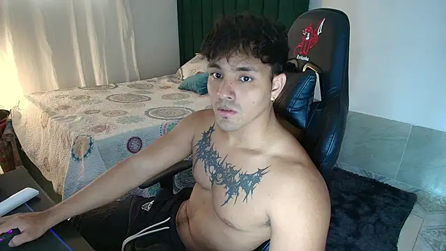 Snapshot of man_dur07 chatting on May 14, 7:55 pm man dur07 online show from May 14, 7:55 pm