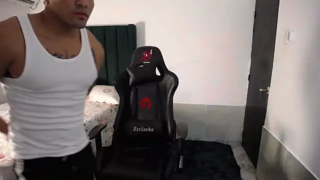 Snapshot of man_dur07 chatting on October 11, 7:37 pm man dur07 online show from October 11, 7:37 pm