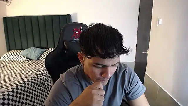 Snapshot of man_dur07 chatting on October 27, 6:53 pm man dur07 online show from October 27, 6:53 pm