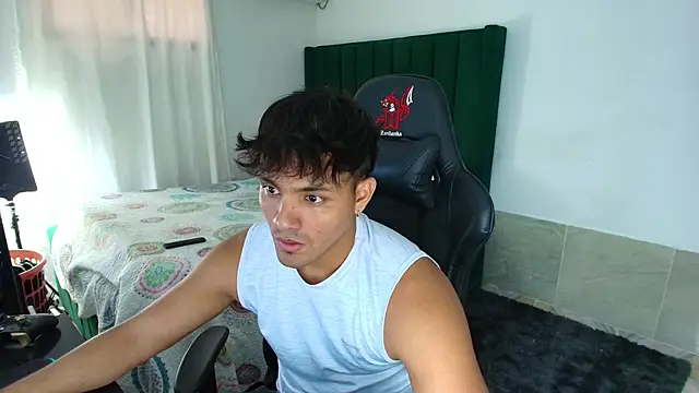 man dur07 online show from March 18, 9:48 pm